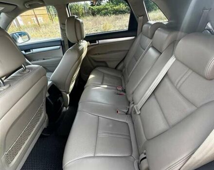 Белый Киа Соренто, объемом двигателя 2.36 л и пробегом 162 тыс. км за 15000 $, фото 26 на Automoto.ua