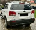 Білий Кіа Соренто, об'ємом двигуна 2.4 л та пробігом 327 тис. км за 9999 $, фото 21 на Automoto.ua