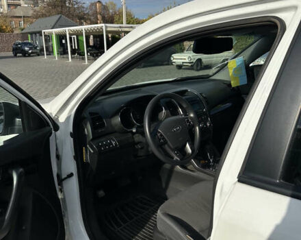 Белый Киа Соренто, объемом двигателя 2.4 л и пробегом 215 тыс. км за 11400 $, фото 14 на Automoto.ua
