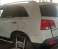 Белый Киа Соренто, объемом двигателя 2 л и пробегом 200 тыс. км за 3500 $, фото 4 на Automoto.ua