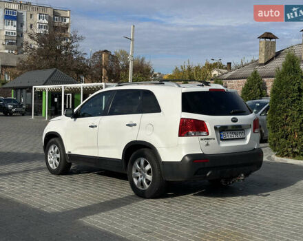 Белый Киа Соренто, объемом двигателя 2.4 л и пробегом 215 тыс. км за 11400 $, фото 5 на Automoto.ua