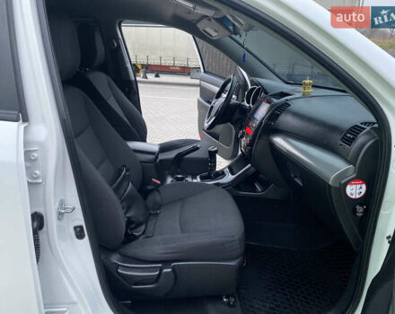 Белый Киа Соренто, объемом двигателя 2.2 л и пробегом 240 тыс. км за 10777 $, фото 40 на Automoto.ua