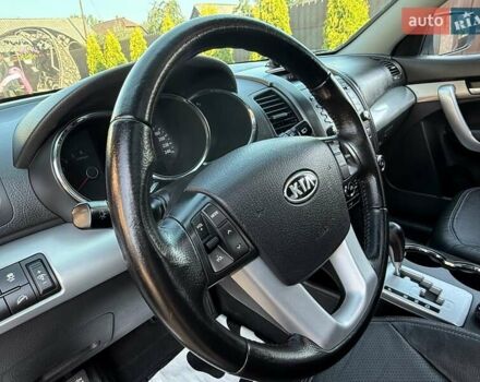 Білий Кіа Соренто, об'ємом двигуна 2.2 л та пробігом 227 тис. км за 13599 $, фото 97 на Automoto.ua