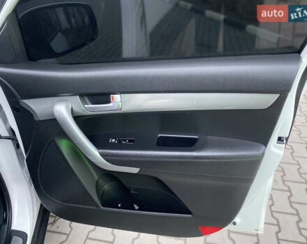 Белый Киа Соренто, объемом двигателя 2.2 л и пробегом 240 тыс. км за 10777 $, фото 27 на Automoto.ua