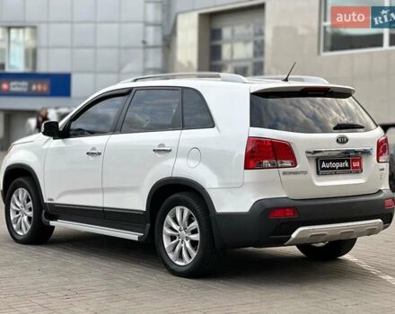 Киа Соренто 2011 в Одессе на Automoto.ua Белый Киа Соренто, объемом двигателя 2.2 л и пробегом 242 тыс. км за 14490 $, фото 6 на Automoto.ua