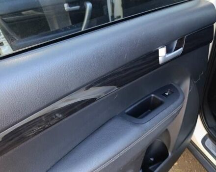 Білий Кіа Соренто, об'ємом двигуна 2.2 л та пробігом 243 тис. км за 12700 $, фото 8 на Automoto.ua