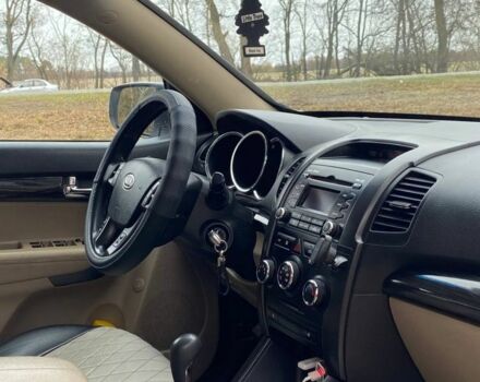 Білий Кіа Соренто, об'ємом двигуна 2.4 л та пробігом 261 тис. км за 12400 $, фото 7 на Automoto.ua