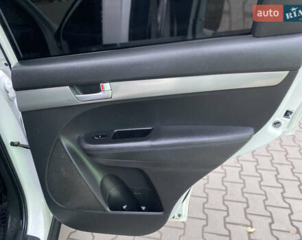 Белый Киа Соренто, объемом двигателя 2.2 л и пробегом 240 тыс. км за 10777 $, фото 24 на Automoto.ua