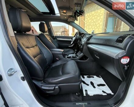 Білий Кіа Соренто, об'ємом двигуна 2.2 л та пробігом 227 тис. км за 13599 $, фото 123 на Automoto.ua