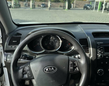 Белый Киа Соренто, объемом двигателя 2.4 л и пробегом 215 тыс. км за 11400 $, фото 10 на Automoto.ua