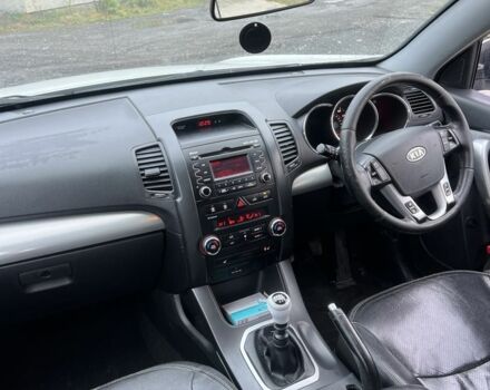 Білий Кіа Соренто, об'ємом двигуна 2.2 л та пробігом 170 тис. км за 4250 $, фото 10 на Automoto.ua