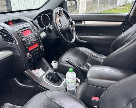 Белый Киа Соренто, объемом двигателя 2.2 л и пробегом 110 тыс. км за 4800 $, фото 6 на Automoto.ua