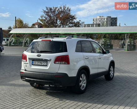 Белый Киа Соренто, объемом двигателя 2.4 л и пробегом 215 тыс. км за 11400 $, фото 4 на Automoto.ua