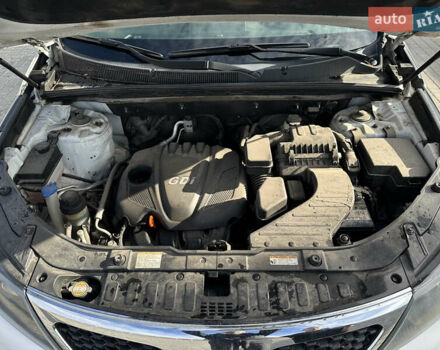 Белый Киа Соренто, объемом двигателя 2.4 л и пробегом 215 тыс. км за 11400 $, фото 17 на Automoto.ua