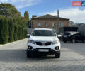 Белый Киа Соренто, объемом двигателя 2.4 л и пробегом 215 тыс. км за 11400 $, фото 1 на Automoto.ua