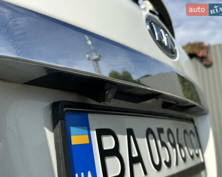 Белый Киа Соренто, объемом двигателя 2.4 л и пробегом 215 тыс. км за 11400 $, фото 20 на Automoto.ua