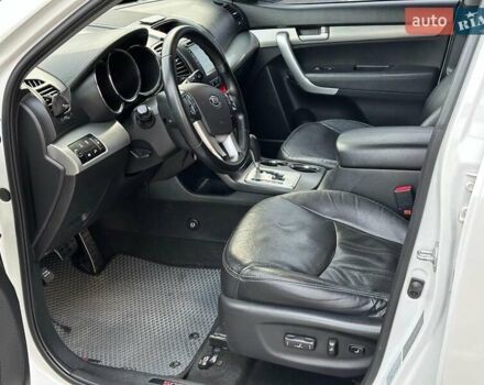 Киа Соренто 2011 в Одессе на Automoto.ua Белый Киа Соренто, объемом двигателя 2.2 л и пробегом 242 тыс. км за 14490 $, фото 10 на Automoto.ua