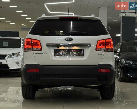 Белый Киа Соренто, объемом двигателя 2.2 л и пробегом 178 тыс. км за 14999 $, фото 3 на Automoto.ua