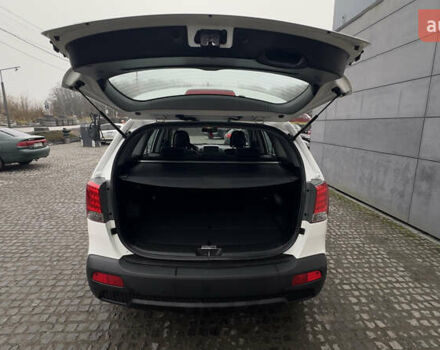 Білий Кіа Соренто, об'ємом двигуна 2.2 л та пробігом 225 тис. км за 14900 $, фото 18 на Automoto.ua