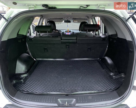 Белый Киа Соренто, объемом двигателя 2.2 л и пробегом 240 тыс. км за 10777 $, фото 28 на Automoto.ua