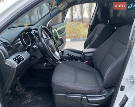 Белый Киа Соренто, объемом двигателя 2.2 л и пробегом 240 тыс. км за 10777 $, фото 39 на Automoto.ua