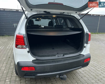 Белый Киа Соренто, объемом двигателя 2.2 л и пробегом 212 тыс. км за 13800 $, фото 6 на Automoto.ua