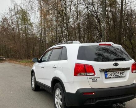 Білий Кіа Соренто, об'ємом двигуна 2.4 л та пробігом 261 тис. км за 12400 $, фото 3 на Automoto.ua