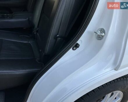 Білий Кіа Соренто, об'ємом двигуна 2.2 л та пробігом 212 тис. км за 14350 $, фото 200 на Automoto.ua