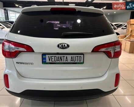 Белый Киа Соренто, объемом двигателя 2 л и пробегом 130 тыс. км за 15200 $, фото 5 на Automoto.ua
