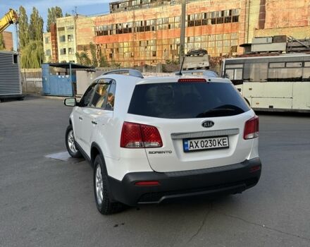 Белый Киа Соренто, объемом двигателя 2.4 л и пробегом 200 тыс. км за 10900 $, фото 3 на Automoto.ua