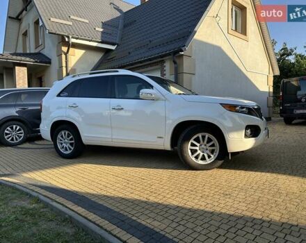 Білий Кіа Соренто, об'ємом двигуна 2.2 л та пробігом 212 тис. км за 14350 $, фото 278 на Automoto.ua