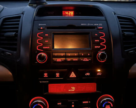 Білий Кіа Соренто, об'ємом двигуна 2.2 л та пробігом 200 тис. км за 13500 $, фото 37 на Automoto.ua