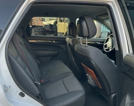 Белый Киа Соренто, объемом двигателя 2.4 л и пробегом 200 тыс. км за 10900 $, фото 5 на Automoto.ua