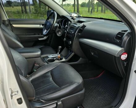 Белый Киа Соренто, объемом двигателя 2.4 л и пробегом 205 тыс. км за 11500 $, фото 7 на Automoto.ua