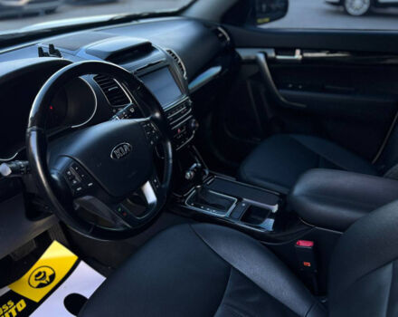 Белый Киа Соренто, объемом двигателя 2 л и пробегом 225 тыс. км за 16500 $, фото 7 на Automoto.ua