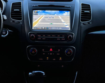 Белый Киа Соренто, объемом двигателя 2 л и пробегом 225 тыс. км за 16500 $, фото 15 на Automoto.ua