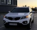 Белый Киа Соренто, объемом двигателя 2.36 л и пробегом 278 тыс. км за 10300 $, фото 1 на Automoto.ua