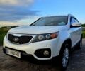 Белый Киа Соренто, объемом двигателя 2.4 л и пробегом 205 тыс. км за 11500 $, фото 1 на Automoto.ua