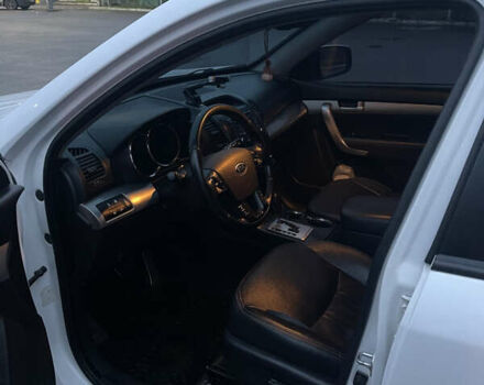 Білий Кіа Соренто, об'ємом двигуна 2.2 л та пробігом 200 тис. км за 13500 $, фото 19 на Automoto.ua