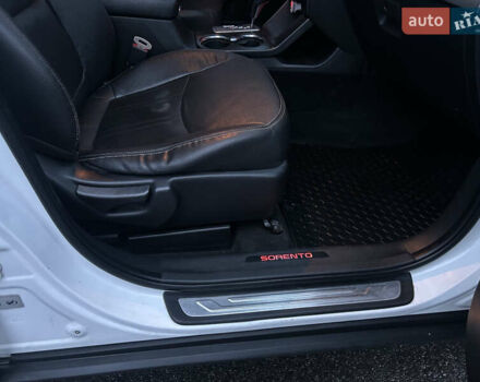 Білий Кіа Соренто, об'ємом двигуна 2.2 л та пробігом 200 тис. км за 13500 $, фото 3 на Automoto.ua