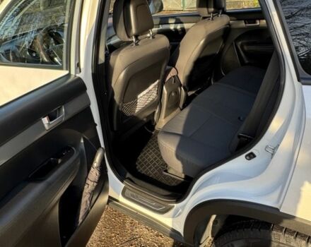 Белый Киа Соренто, объемом двигателя 2.2 л и пробегом 236 тыс. км за 12500 $, фото 4 на Automoto.ua