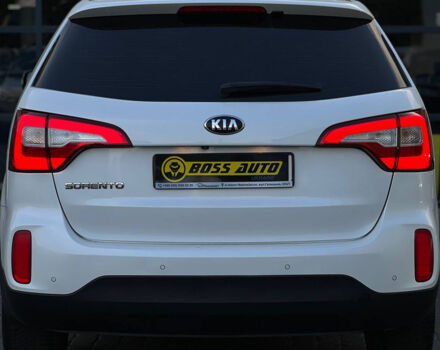 Белый Киа Соренто, объемом двигателя 2 л и пробегом 225 тыс. км за 16500 $, фото 4 на Automoto.ua