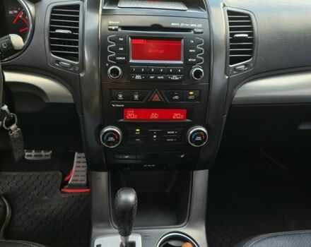 Белый Киа Соренто, объемом двигателя 2.4 л и пробегом 205 тыс. км за 11500 $, фото 14 на Automoto.ua