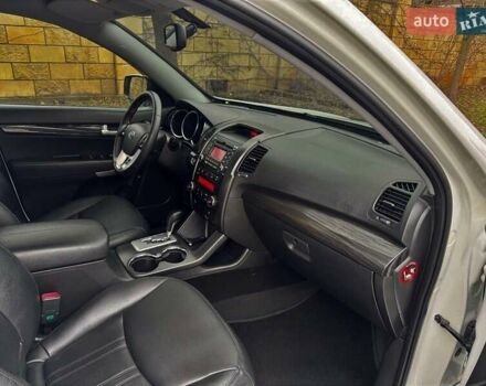 Білий Кіа Соренто, об'ємом двигуна 2.2 л та пробігом 117 тис. км за 15900 $, фото 9 на Automoto.ua