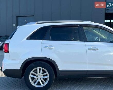 Белый Киа Соренто, объемом двигателя 2.4 л и пробегом 203 тыс. км за 10640 $, фото 3 на Automoto.ua