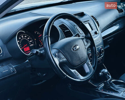 Белый Киа Соренто, объемом двигателя 2.4 л и пробегом 146 тыс. км за 12200 $, фото 12 на Automoto.ua