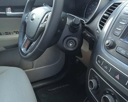 Белый Киа Соренто, объемом двигателя 2.4 л и пробегом 201 тыс. км за 10400 $, фото 14 на Automoto.ua