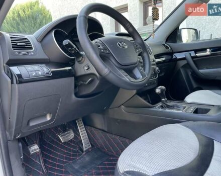 Белый Киа Соренто, объемом двигателя 2.2 л и пробегом 192 тыс. км за 17750 $, фото 56 на Automoto.ua