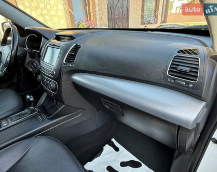 Белый Киа Соренто, объемом двигателя 2.2 л и пробегом 275 тыс. км за 16900 $, фото 118 на Automoto.ua