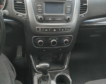 Белый Киа Соренто, объемом двигателя 2.4 л и пробегом 146 тыс. км за 11500 $, фото 6 на Automoto.ua